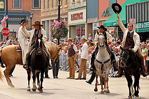 mounted_re-enactment_defeat_jesse_james_days_james_younger_gang_northfield