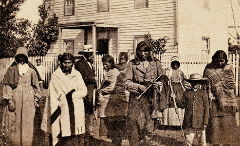 sioux-indians-mass-hanging-holding-house