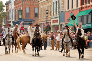 best old west mounted re-enactment_defeat of Jesse James days