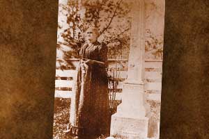 Jesse-James-tomstone-gravesite-historical-gravesite-photo-mother