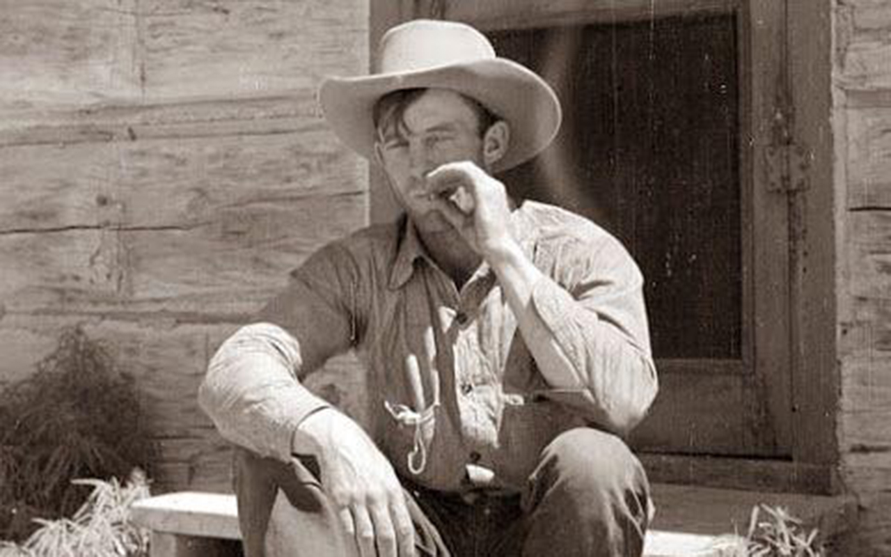 Cigars, Pipes And Cigarettes Did cowboys prefer to smoke cigarettes, pipes, or cigars, when out on the trail?