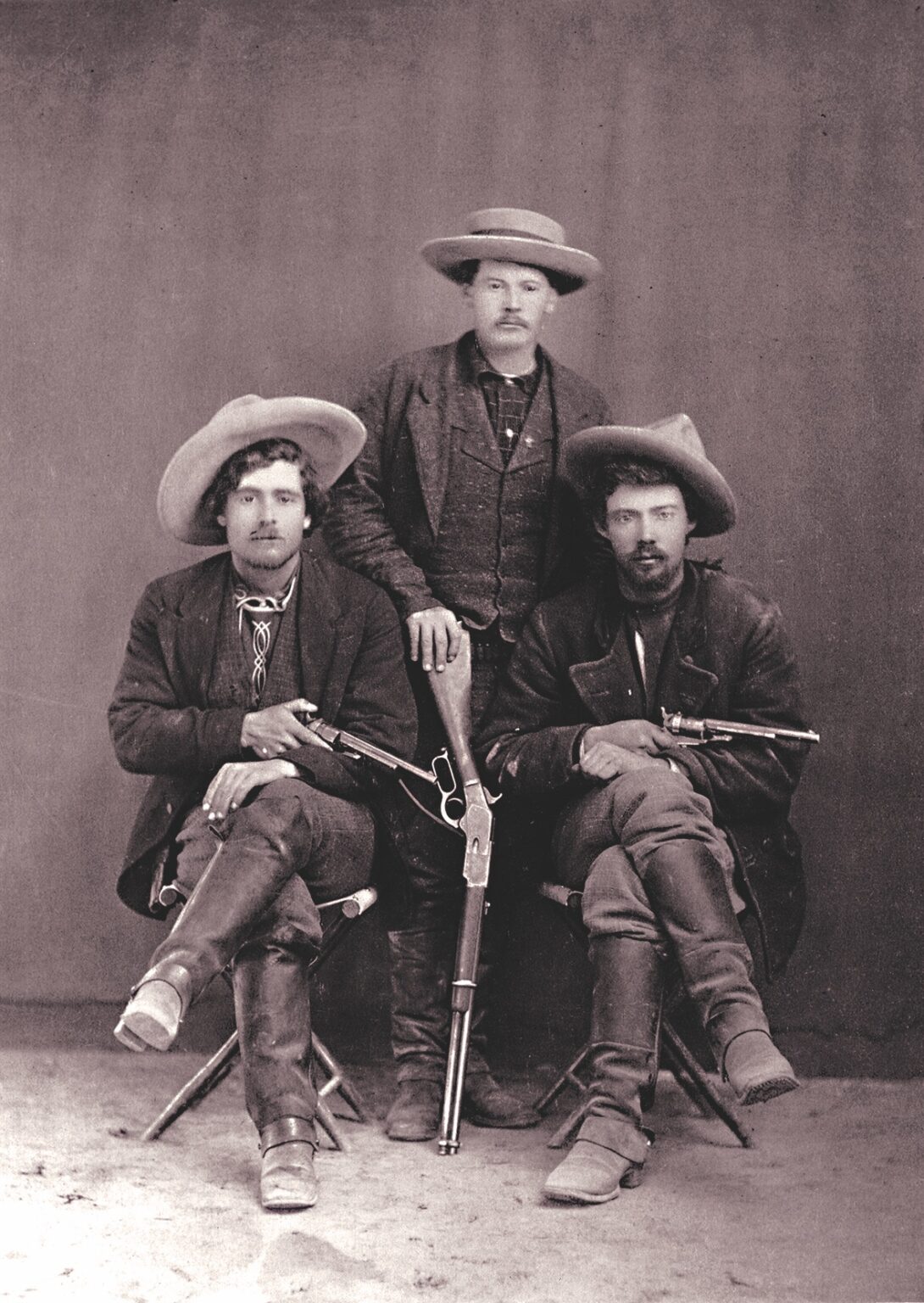 The Shadow of the Seven Rivers: John Kinney's Gang and the Lawless Heart of New Mexico